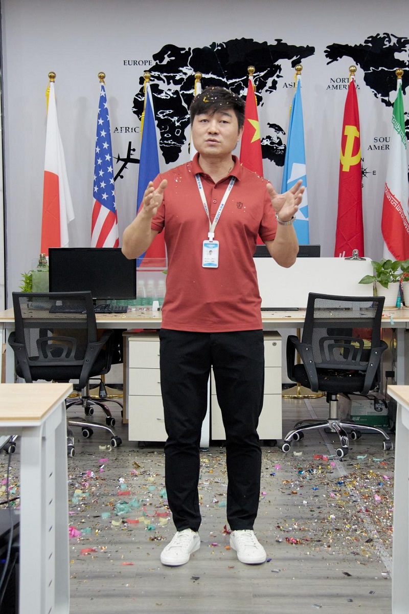 再贏新單！華邦瀛成都LED貼膜屏項目圓滿收官